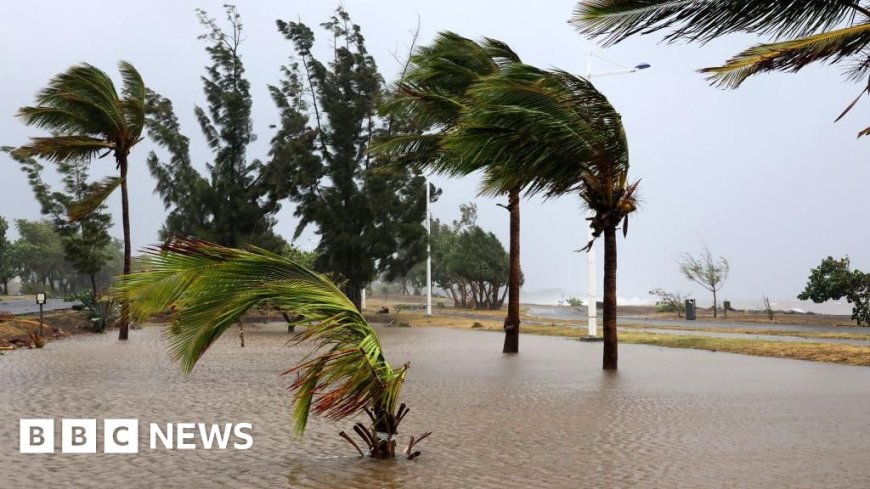 Three dead as 'brutal' cyclone sweeps through Reunion