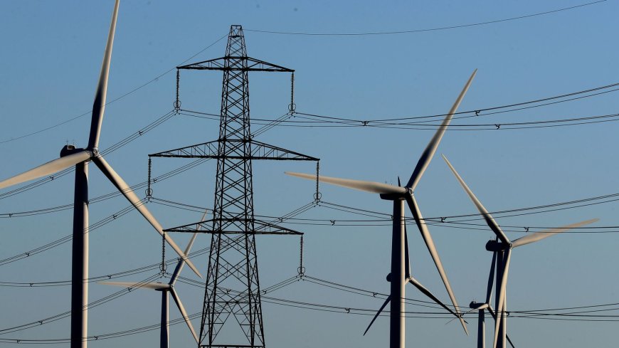 People living near new pylons could get &#163;250-a-year off their energy bills